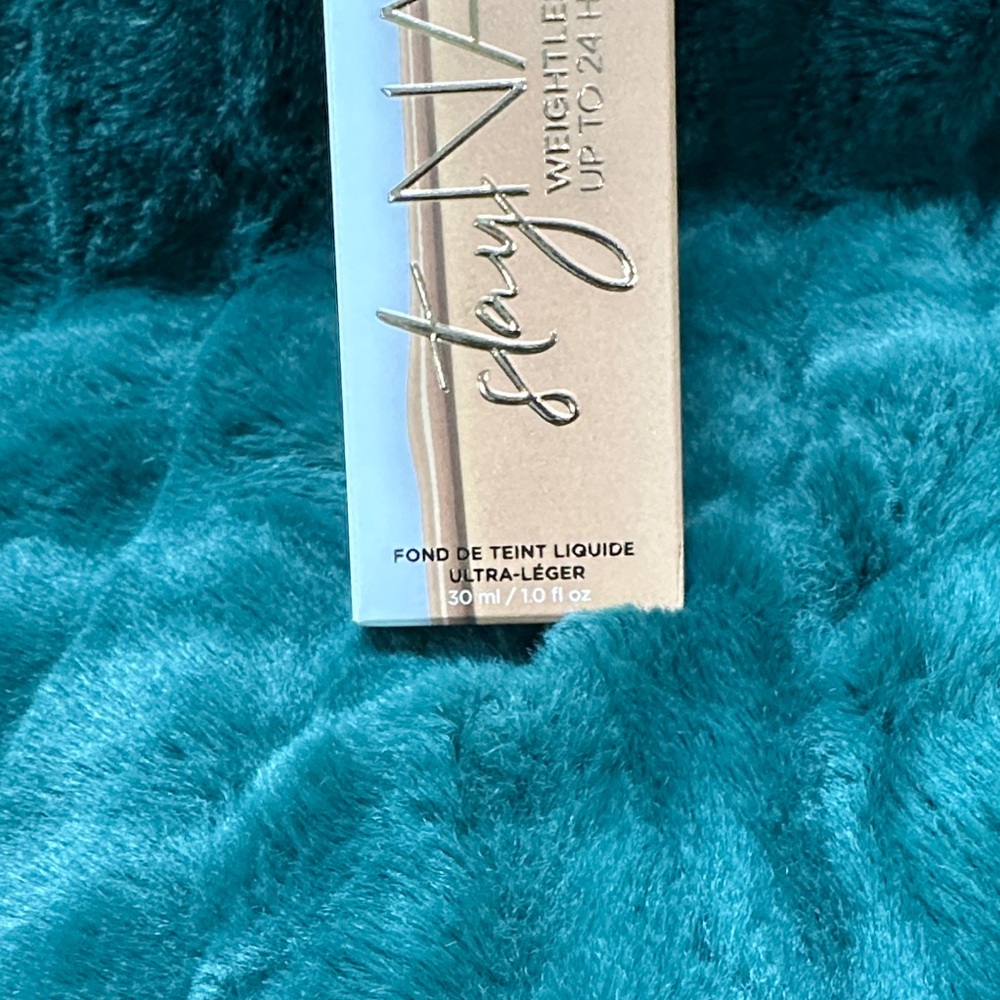 Urban Decay Stay Naked Foundation Box - Shade 50WY - Picture 2 of 5
